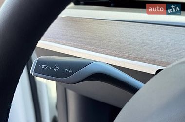 Внедорожник / Кроссовер Tesla Model Y 2023 в Ровно