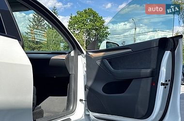 Внедорожник / Кроссовер Tesla Model Y 2023 в Ровно