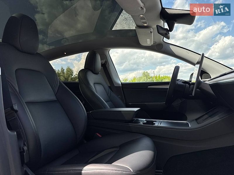Внедорожник / Кроссовер Tesla Model Y 2023 в Ровно
