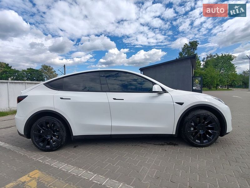Позашляховик / Кросовер Tesla Model Y 2021 в Ірпені
