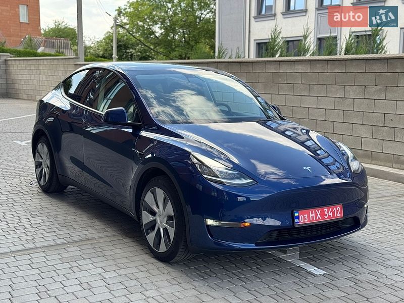 Внедорожник / Кроссовер Tesla Model Y 2021 в Ровно