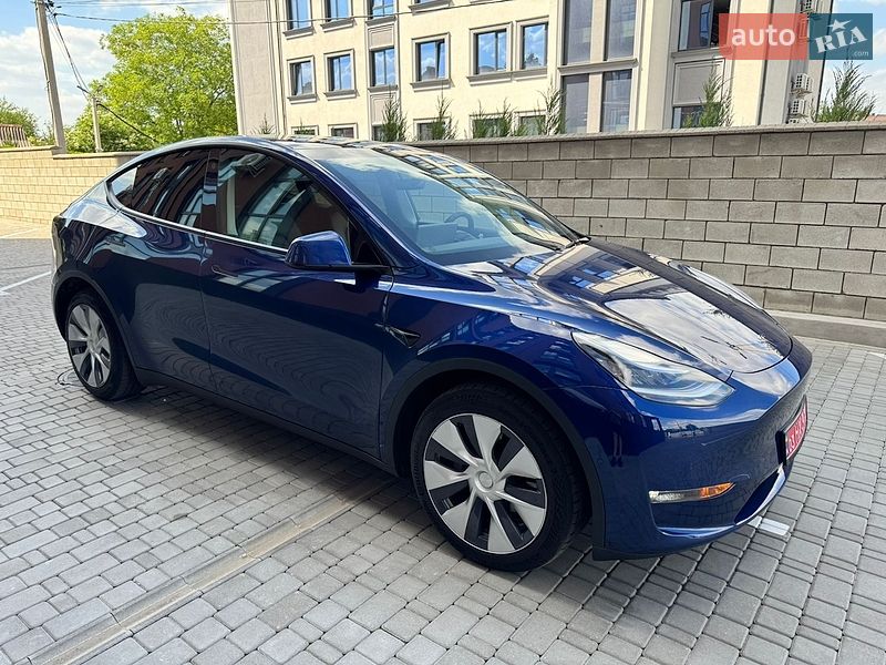 Внедорожник / Кроссовер Tesla Model Y 2021 в Ровно