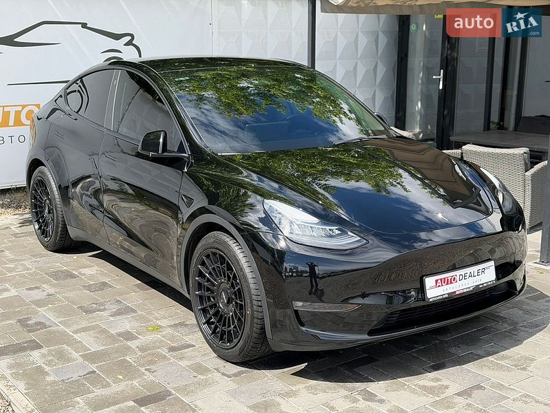 Внедорожник / Кроссовер Tesla Model Y 2021 в Киеве