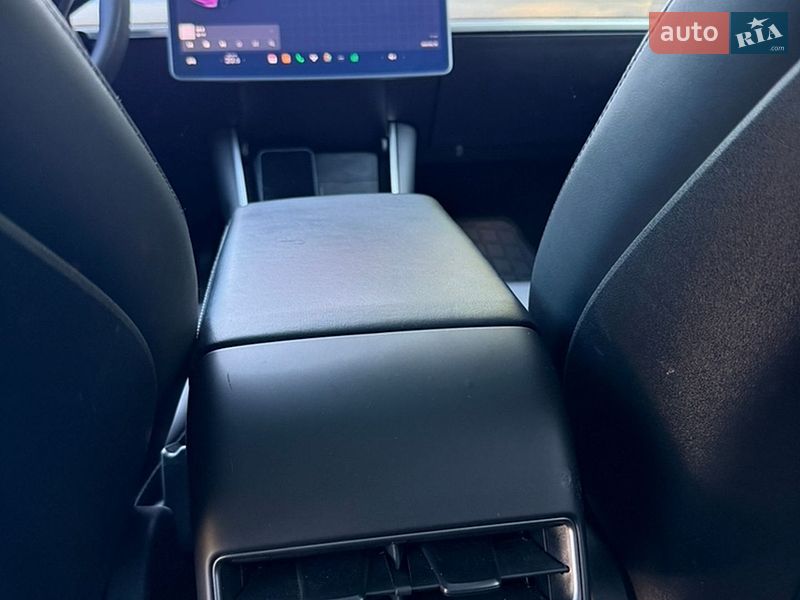 Внедорожник / Кроссовер Tesla Model Y 2020 в Нижними Становцами