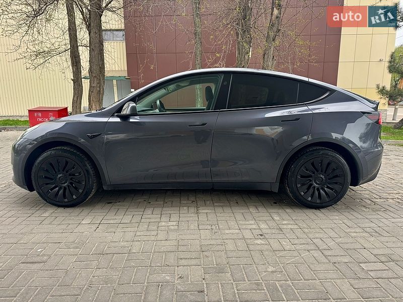 Позашляховик / Кросовер Tesla Model Y 2023 в Дніпрі