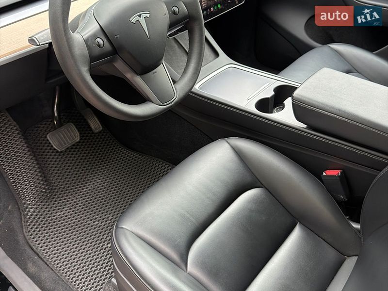 Позашляховик / Кросовер Tesla Model Y 2023 в Івано-Франківську фото 13 Позашляховик / Кросовер Tesla Model Y 2023 в Івано-Франківську