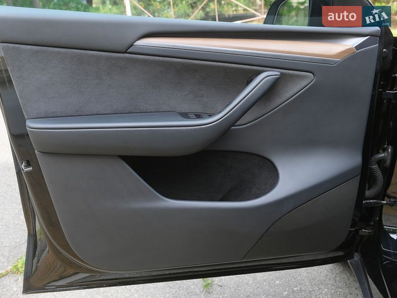 Внедорожник / Кроссовер Tesla Model Y 2023 в Одессе