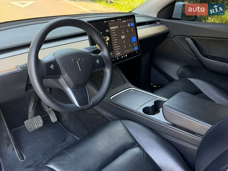 Внедорожник / Кроссовер Tesla Model Y 2021 в Львове