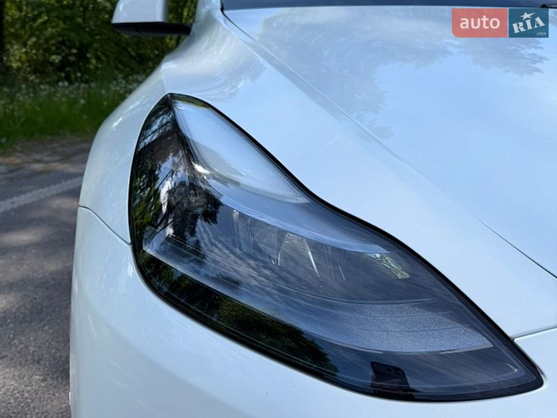 Внедорожник / Кроссовер Tesla Model Y 2021 в Львове