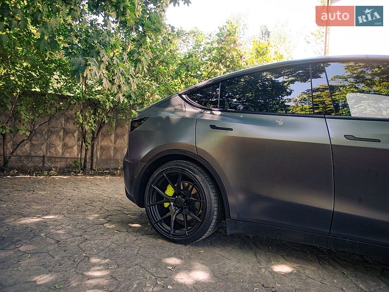Внедорожник / Кроссовер Tesla Model Y 2022 в Киеве