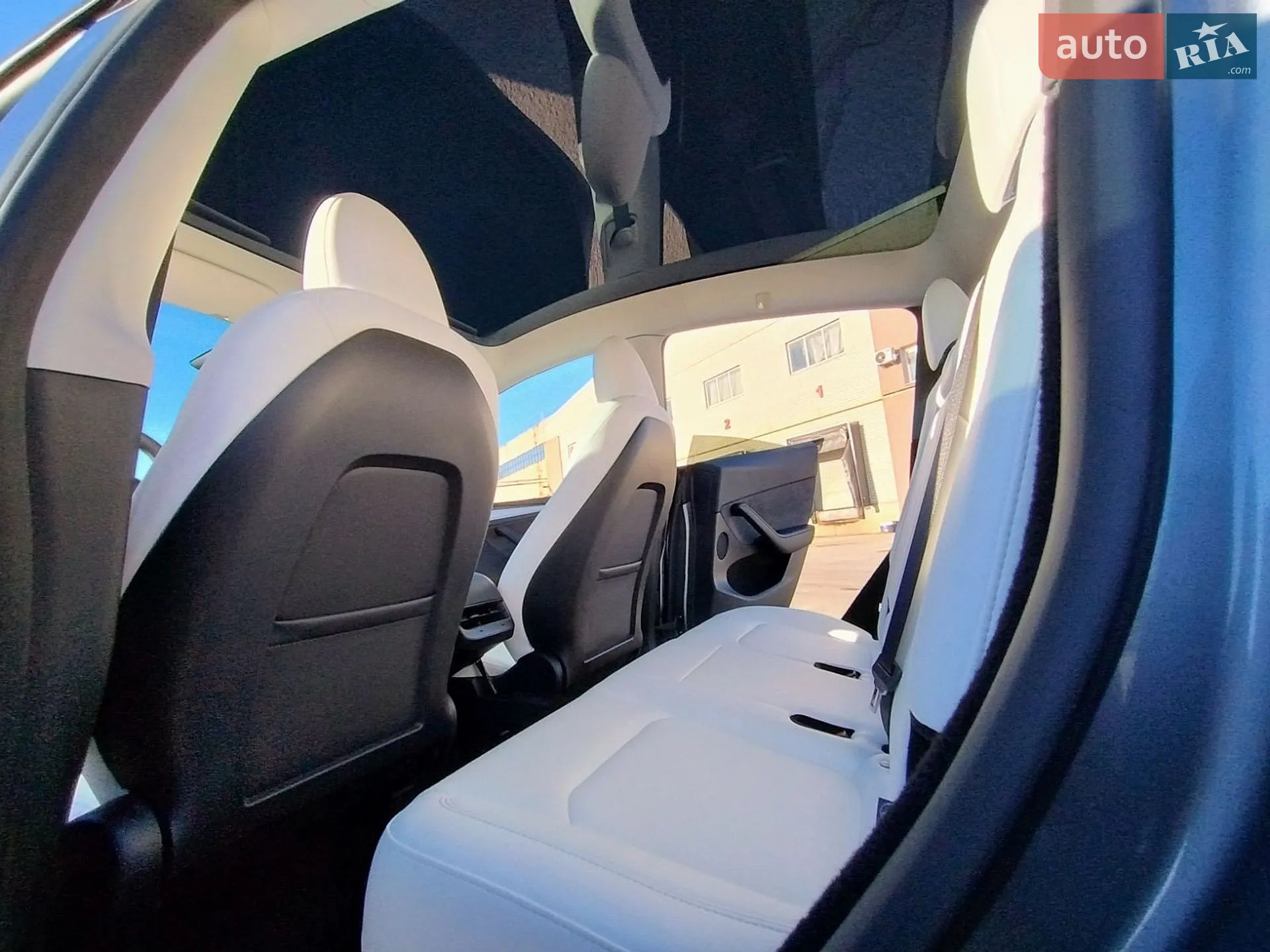 2024 Tesla Model Y - мініатюра 37