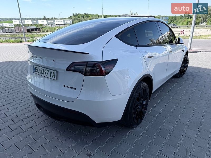 Позашляховик / Кросовер Tesla Model Y 2023 в Тернополі
