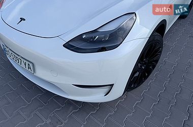Позашляховик / Кросовер Tesla Model Y 2023 в Тернополі