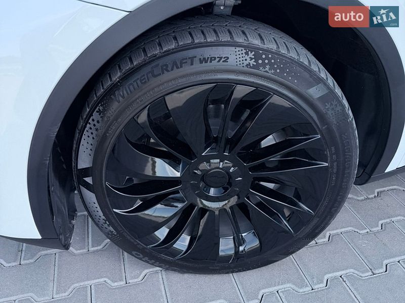 Позашляховик / Кросовер Tesla Model Y 2023 в Тернополі
