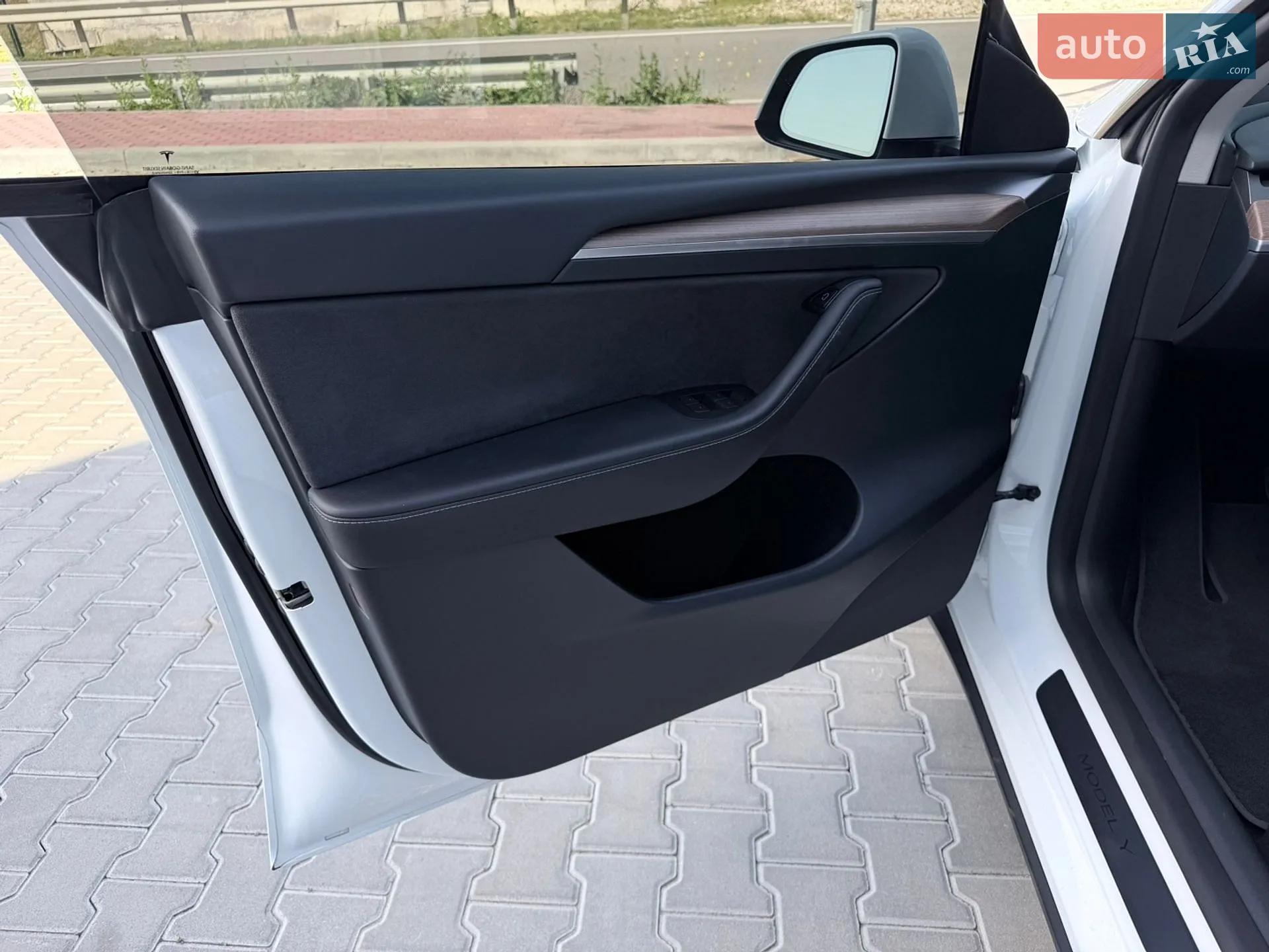 2023 Tesla Model Y - мініатюра 23