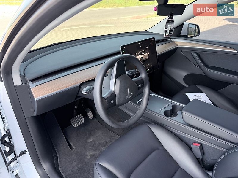 Позашляховик / Кросовер Tesla Model Y 2023 в Тернополі