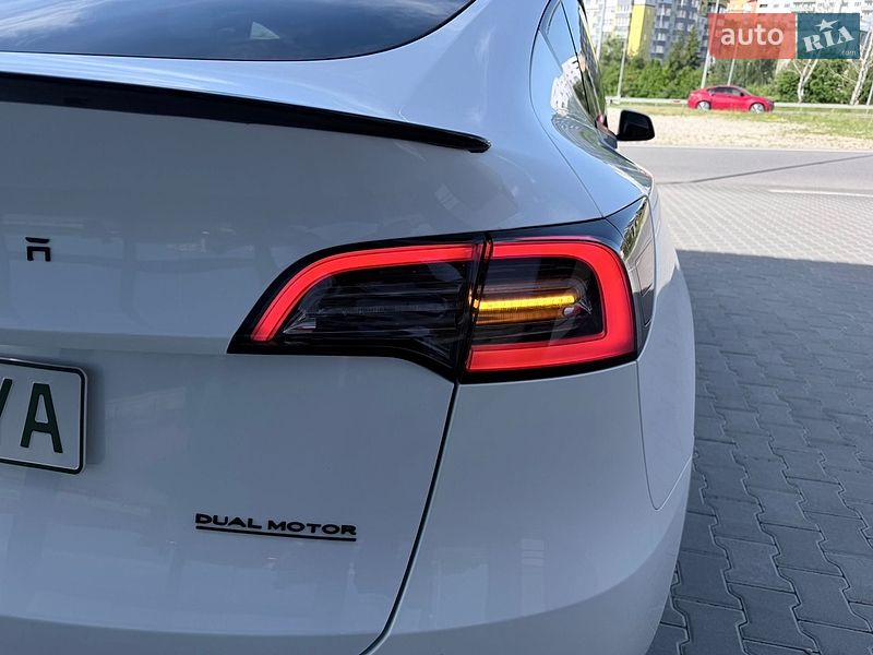 Позашляховик / Кросовер Tesla Model Y 2023 в Тернополі