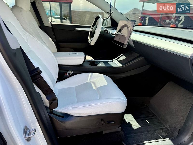 Позашляховик / Кросовер Tesla Model Y 2022 в Білій Церкві
