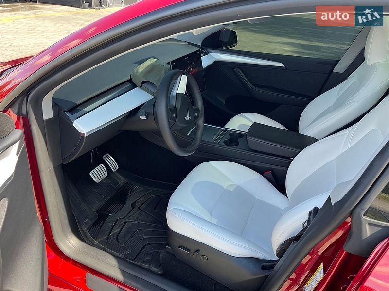 Внедорожник / Кроссовер Tesla Model Y 2024 в Львове