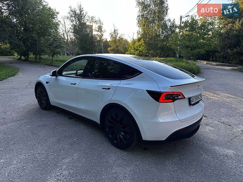 Внедорожник / Кроссовер Tesla Model Y 2023 в Харькове