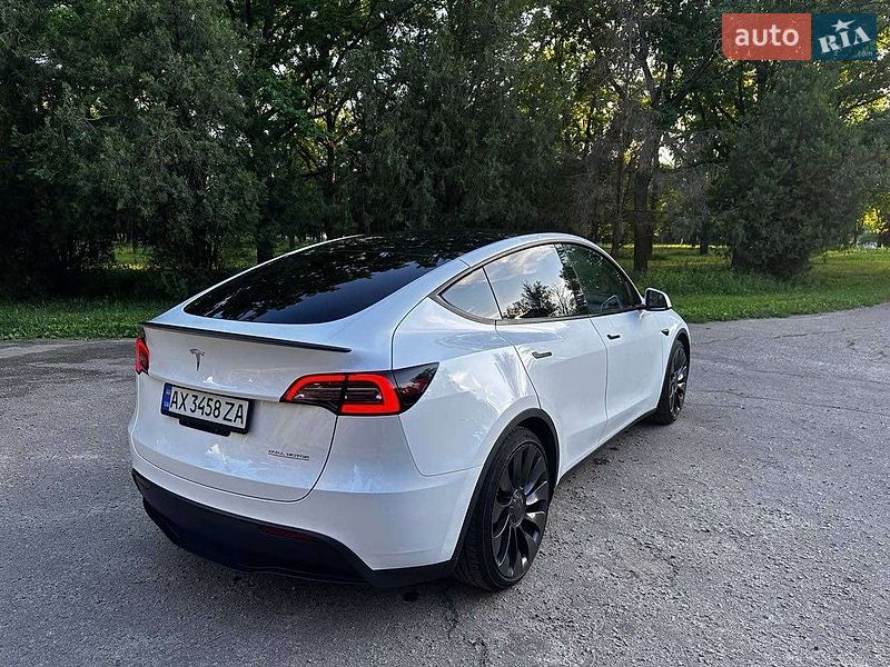 Внедорожник / Кроссовер Tesla Model Y 2023 в Харькове