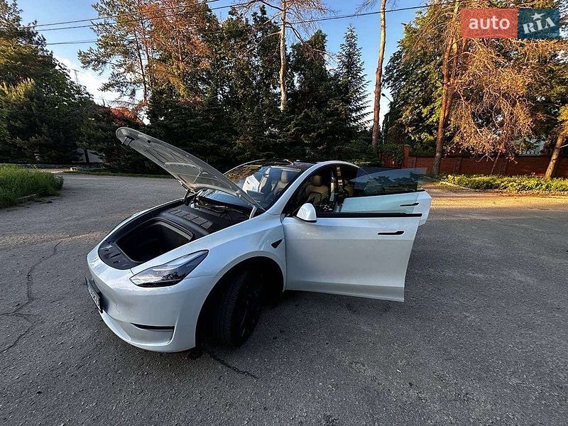Внедорожник / Кроссовер Tesla Model Y 2023 в Харькове