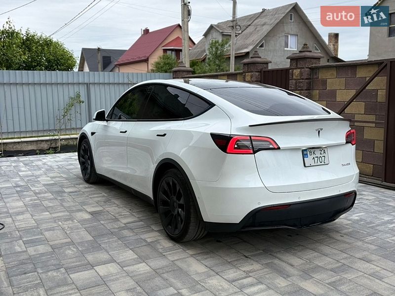 Позашляховик / Кросовер Tesla Model Y 2020 в Костопілі