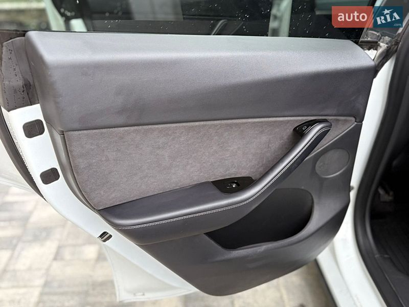 Позашляховик / Кросовер Tesla Model Y 2020 в Костопілі