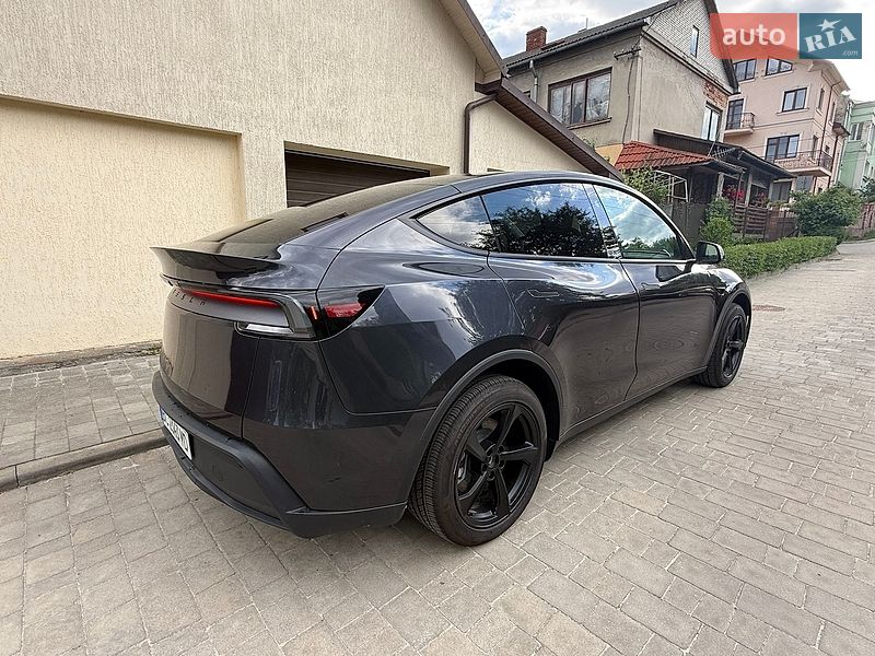 Позашляховик / Кросовер Tesla Model Y 2025 в Львові