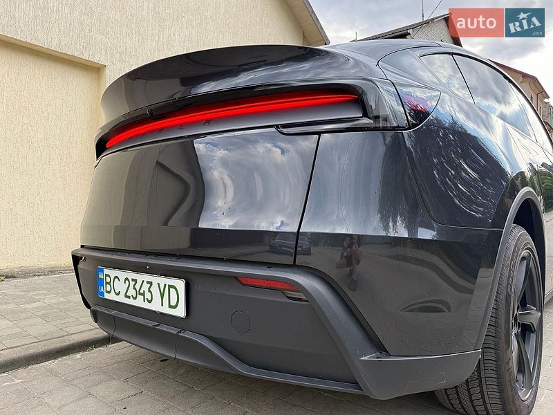 Позашляховик / Кросовер Tesla Model Y 2025 в Львові