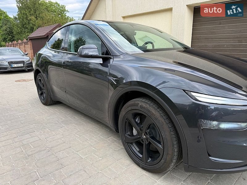 Позашляховик / Кросовер Tesla Model Y 2025 в Львові