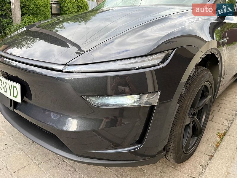 Позашляховик / Кросовер Tesla Model Y 2025 в Львові