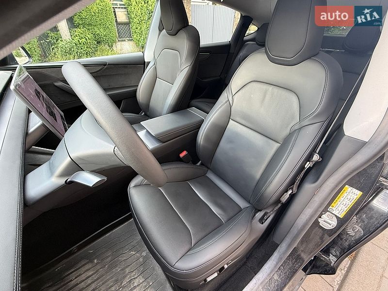Позашляховик / Кросовер Tesla Model Y 2025 в Львові