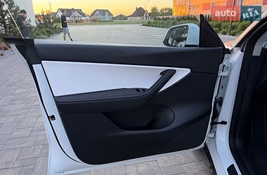 Позашляховик / Кросовер Tesla Model Y 2021 в Луцьку