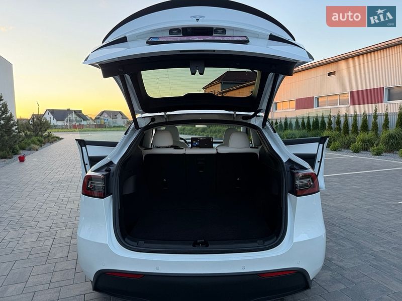 Позашляховик / Кросовер Tesla Model Y 2021 в Луцьку