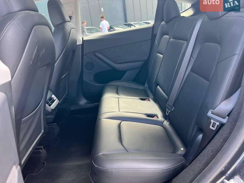 Внедорожник / Кроссовер Tesla Model Y 2024 в Львове
