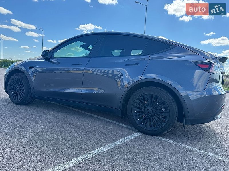 Позашляховик / Кросовер Tesla Model Y 2023 в Рівному фото 5 Позашляховик / Кросовер Tesla Model Y 2023 в Рівному