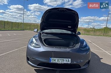 Позашляховик / Кросовер Tesla Model Y 2023 в Рівному фото 26 Позашляховик / Кросовер Tesla Model Y 2023 в Рівному
