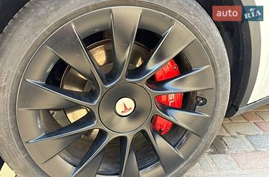 Позашляховик / Кросовер Tesla Model Y 2021 в Кривому Розі