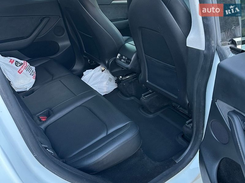 Внедорожник / Кроссовер Tesla Model Y 2022 в Киеве