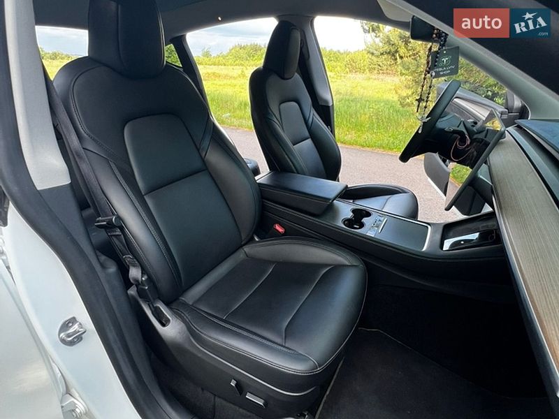 Внедорожник / Кроссовер Tesla Model Y 2022 в Львове