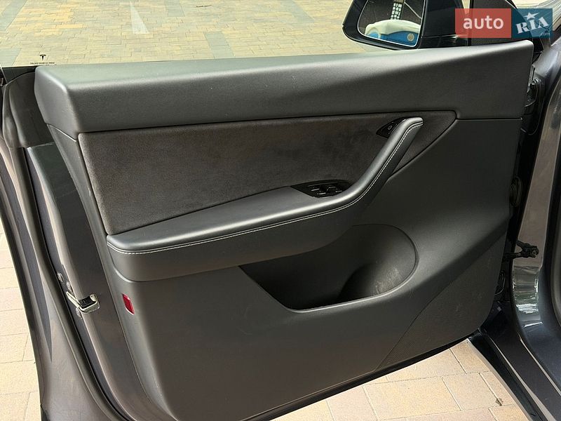 Внедорожник / Кроссовер Tesla Model Y 2021 в Днепре