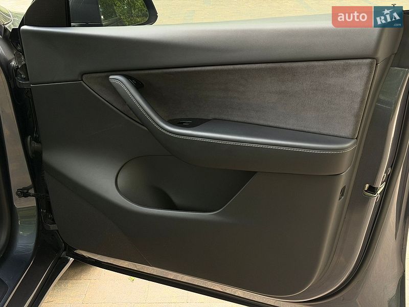 Внедорожник / Кроссовер Tesla Model Y 2021 в Днепре