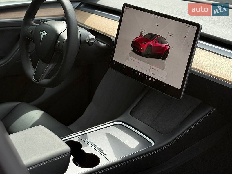 Внедорожник / Кроссовер Tesla Model Y 2024 в Черновцах