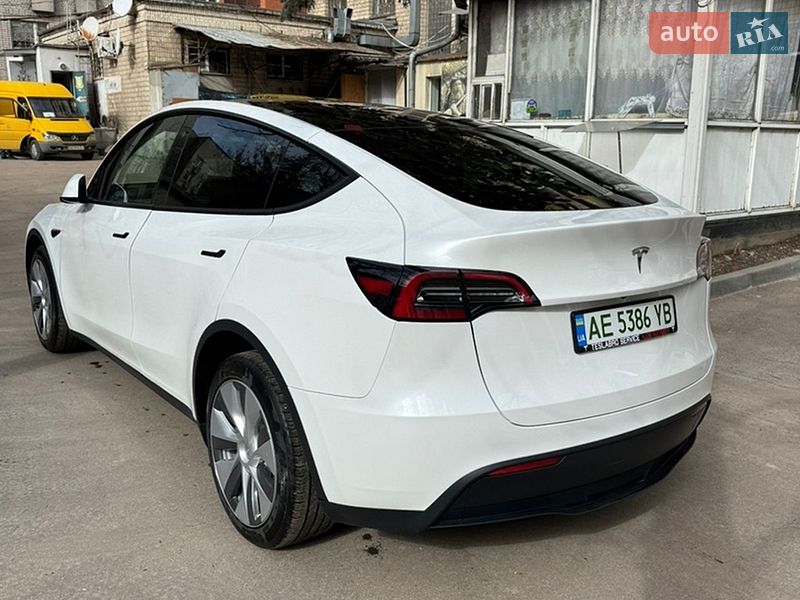 Позашляховик / Кросовер Tesla Model Y 2023 в Дніпрі