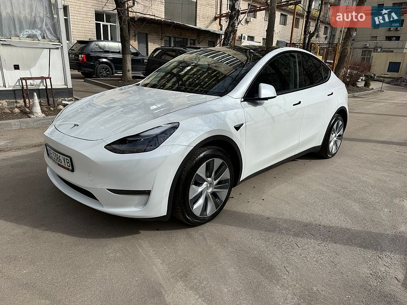 Позашляховик / Кросовер Tesla Model Y 2023 в Дніпрі