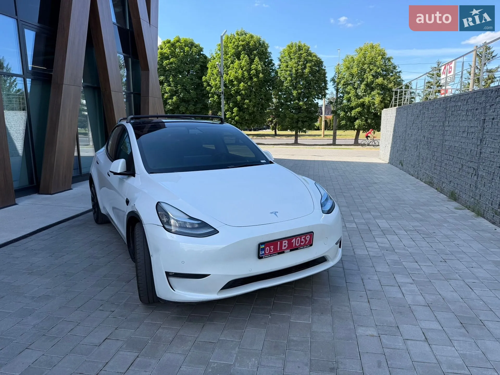2021 Tesla Model Y - мініатюра 3