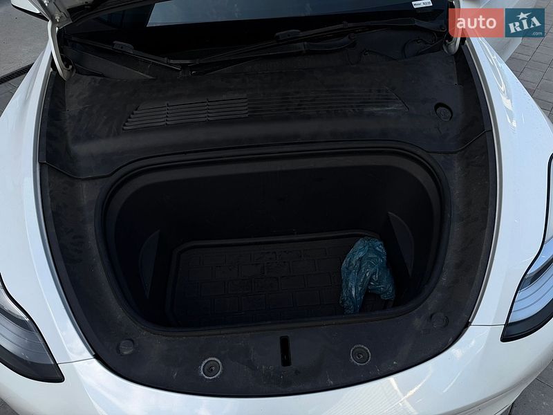 Внедорожник / Кроссовер Tesla Model Y 2021 в Рованцах