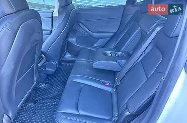 Внедорожник / Кроссовер Tesla Model Y 2021 в Ровно