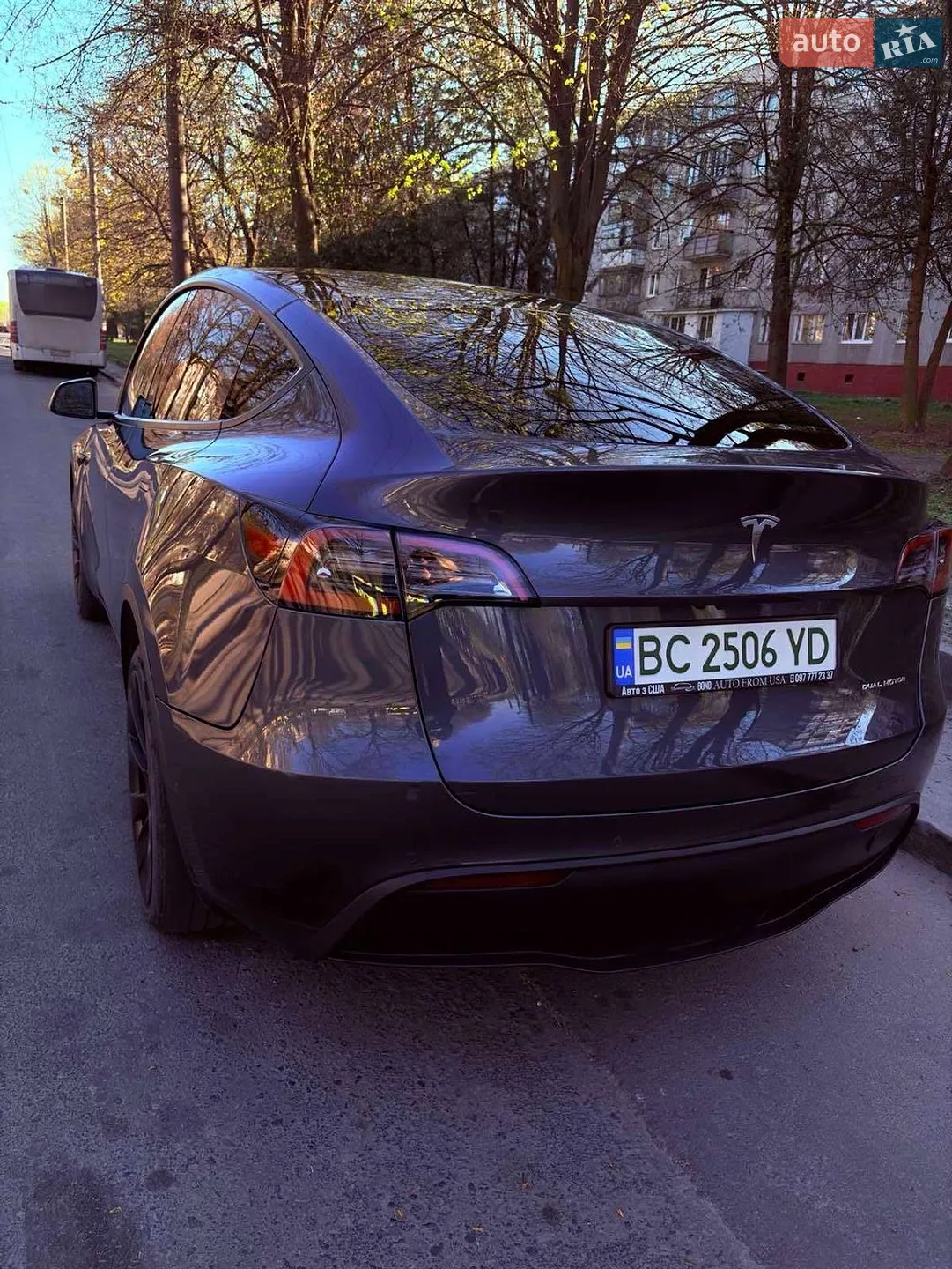 2022 Tesla Model Y - мініатюра 3